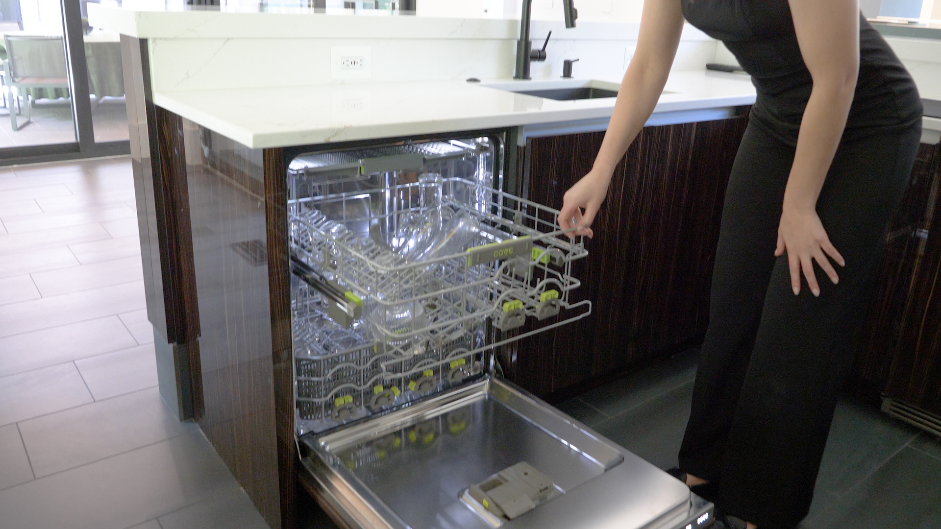 Dishwasher at Modern Style High End Luxury Custom Home by Design Build Firm AV Architects and Builders in Great Falls Virginia Northern Virginia Custom Home Builders The Architect House